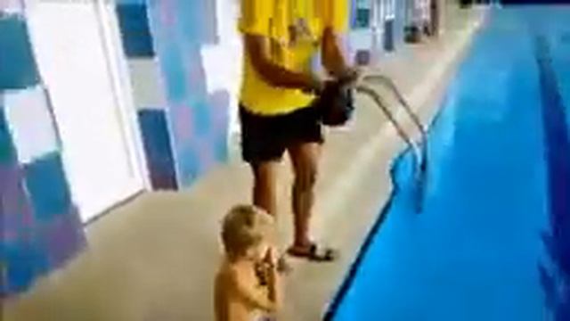 Как правильно надевать шапку в бассейне смотреть онлайн