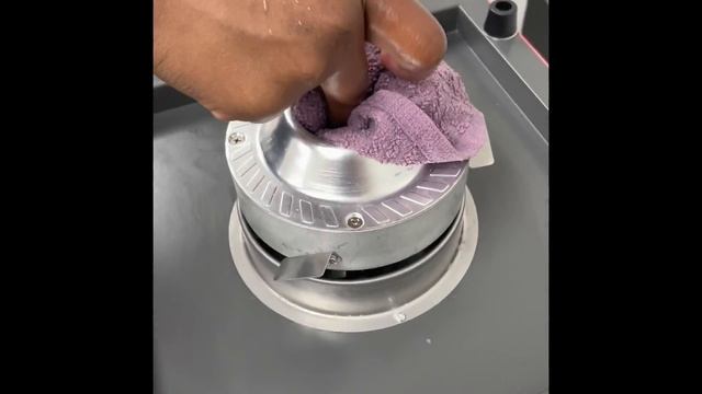 Cleaning a Cotton Candy Machine смотреть онлайн