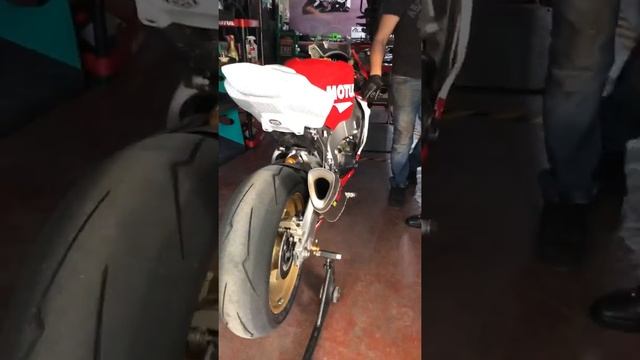 Honda CBR 1000 RR 2017 SP Exhaust flame