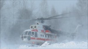 Winter takeoff of the Russian Mi-8AMT ambulance helicopter Взлёт санитарного вертолёта Ми-8АМТ