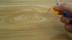 Вязание крючком для начинающих. Как связать колечко для цветка.