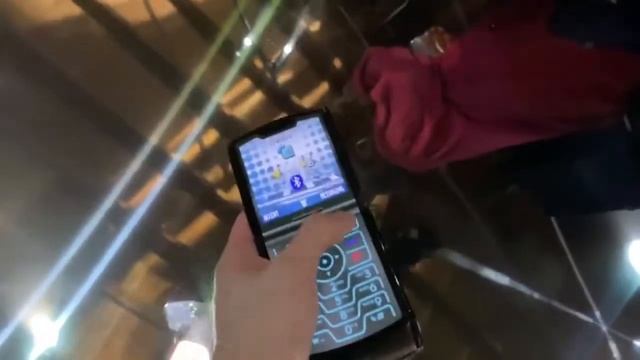Motorola представила новый Razr — это «раскладушка» со сгибаемым экраном
