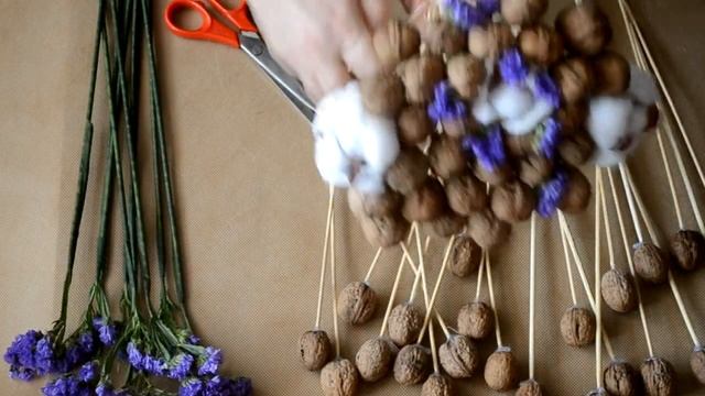 Букет из грецких орехов своими руками | Букет с хлопком и сухоцветами