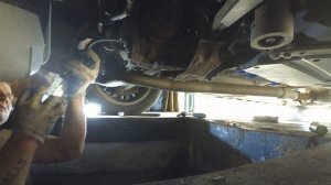 Замена масла в заднем редукторе BMW X3 E83 2005... Rear oil change gearbox