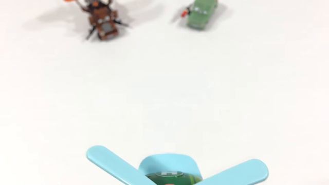 Robocar Поли и Рой под атакой огромных ящериц... смотреть онлайн