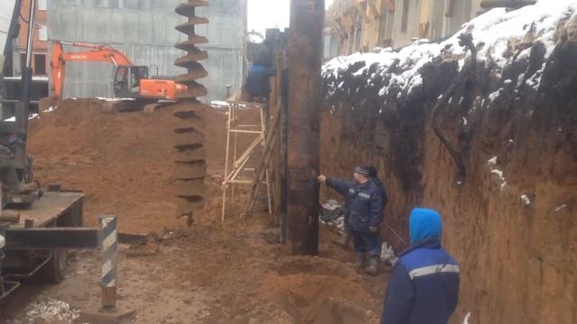 Установка шпунтового  ограждения котлована