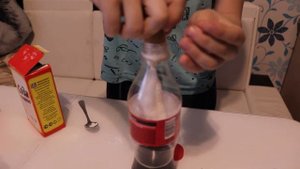 Эксперименты// Запуск ракеты из колы, уксуса и соды