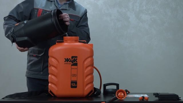 Инструкция к аккумуляторному опрыскивателю ЖУК смотреть онлайн