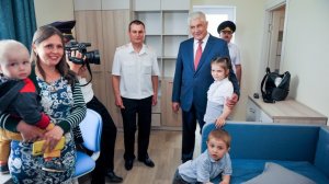 Владимир Колокольцев поздравил сотрудников УМВД России по городу Севастополю с получением квартир