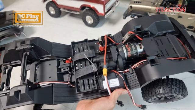 1/8 Scale Traction Hobby Tank300 Unboxing & Rock Crawling