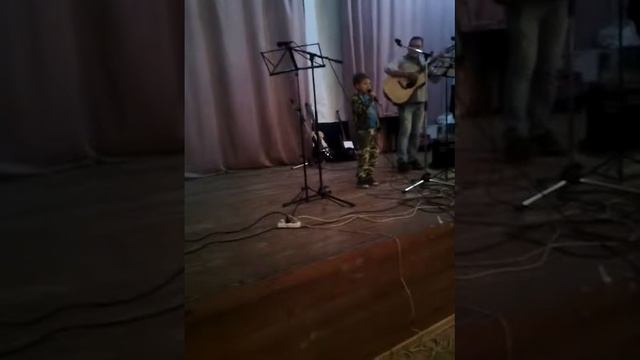 Ярослав Лапа - песня про папу (первое выступление) смотреть онлайн