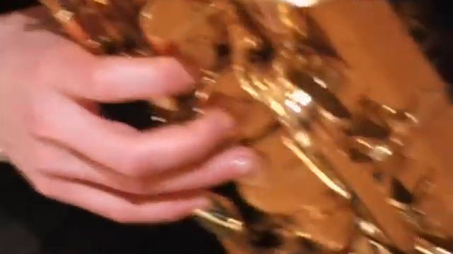 Саксофоністка Вероніка Кожухарова в програмі 'Хто тут' смотреть онлайн