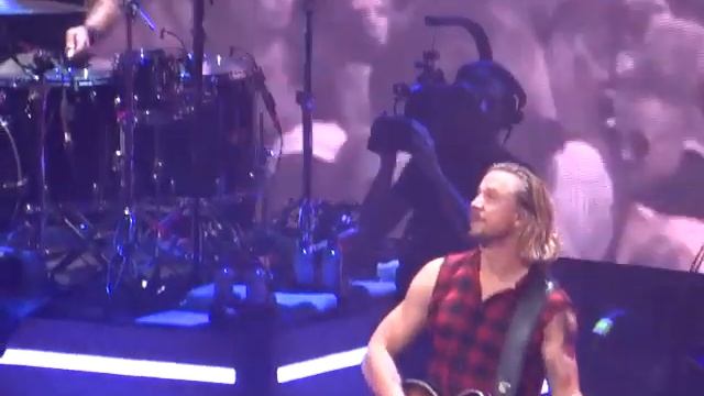 Sunrise Avenue ~ Hollywood Hills, speech Samu, farewell @PSD Bank Dome Düsseldorf, 18.09.22 смотреть онлайн