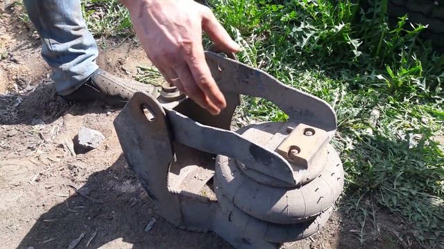 INTERNATIONAL 9400I НАКЛЁПКА КОЛОДОК. РЕМОНТ САМОСВАЛЬНОГО ПОЛУПРИЦЕПА ТОНАР 9523 смотреть онлайн