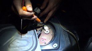 Мазда Капелла не включается бензанасос.