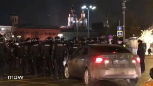 ОМОН проводит жёсткие задержания водителей и пассажиров автомобилей, применяет электрошокеры