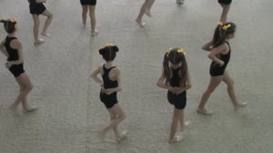 Новогодний праздник на гимнастике /// танец Цыплят