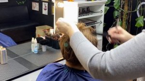 ОЧЕНЬ БЫСТРАЯ ОБЪЕМНАЯ КОРОТКАЯ ЖЕНСКАЯ СТРИЖКА 60+ для РЕДКИХ ВОЛОС ✂ стрижка 60+