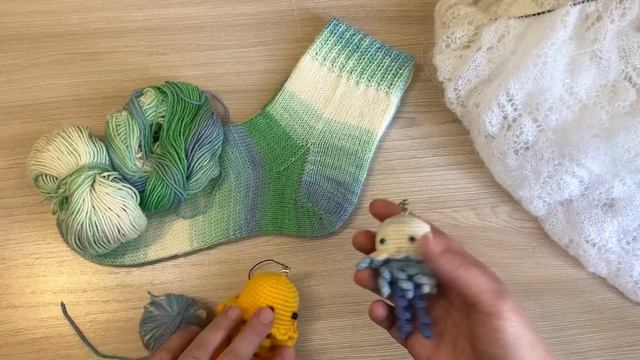 Мини влог: амигуруми, шаль и носки спицами