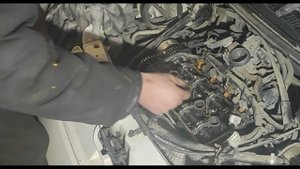 Замена прокладки клапанной крышки Daihatsu Sirion Daihatsu Sirion valve cover gasket replacement