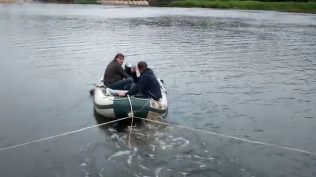 Плавучая площадка из пластиковых понтонов для бурения скважин на воде смотреть онлайн