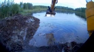 Как мы почистили заболоченное озеро экскаватором