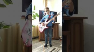 Seven Nation Army на электрогитаре.