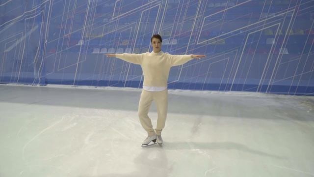 Урок 5. Ёлочка. Учимся фигурному катанию с Екатериной БобровойОписание: смотреть онлайн