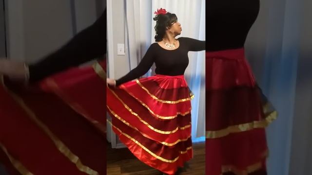 ZORIA 9 en bailarina principiante de estilo FLAMENCO