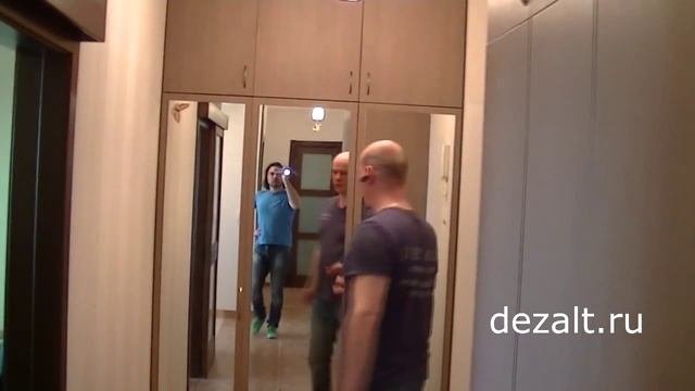 Шкаф встроенный распашной
