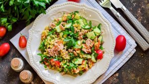 Салат с булгуром и тунцом