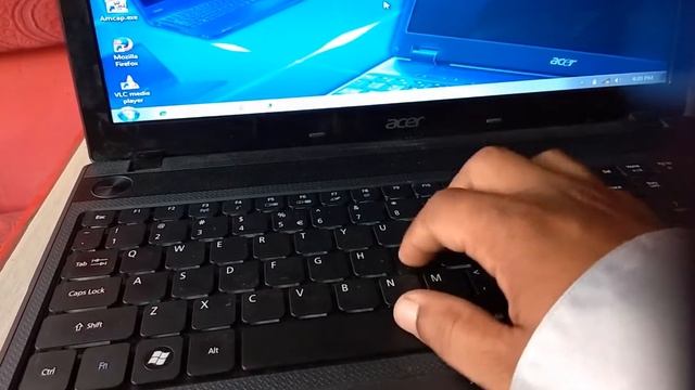 Acer Aspire 5733Z Laptop Review & Hands On смотреть онлайн