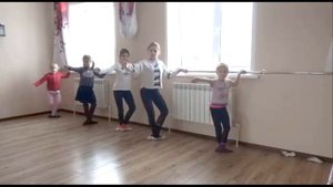 Классический танец. Станок. Плие
