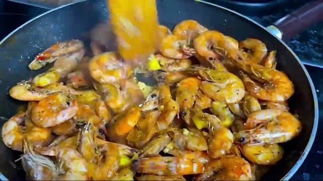 КОРОЛЕВСКИЕ КРЕВЕТКИ , ЖАРИМ по ОСОБОМУ !!! Уходят со стола СРАЗУ !