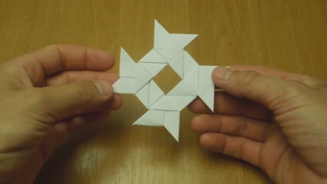 Как сделать сюрикен из бумаги. Оригами.mp4