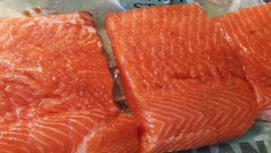 Слабосоленная форель в паприке