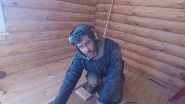 Деревянный пол как я монтирую самодельные доски на пол деревянный дом смотреть онлайн