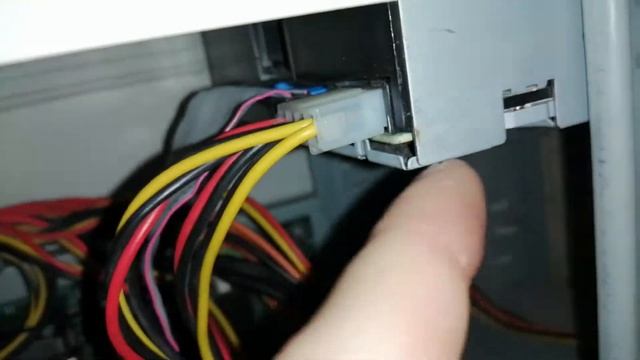 Как подсоединить DVD дисковод к пк? смотреть онлайн