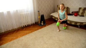 Элементы  "Бочонок"  и  "Вертолет" в художественной гимнастике