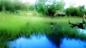 Пьяные на тарзанке ! Смешно !