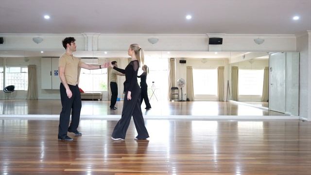 Double Reverse Spin & Left Whisk | Tango смотреть онлайн