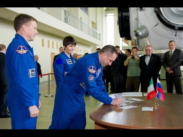 Экзаменационная тренировка дублирующего экипажа МКС-40/41 на тренажере РС МКС