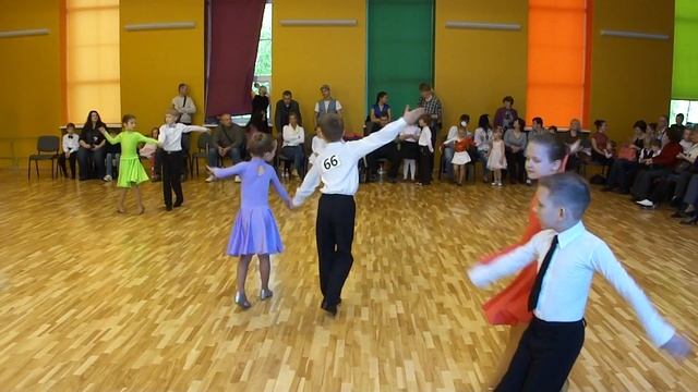 Erasts un Laura, "IK AUSEKLIS" UZLECOŠĀS ZVAIGZNĪTES, pārdejošana смотреть онлайн