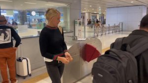 Бангкок 🤖Впервые в Тайском метро 🚇 Как из аэропорта за 48 бат доехать до центра Бангкока 🙀👻