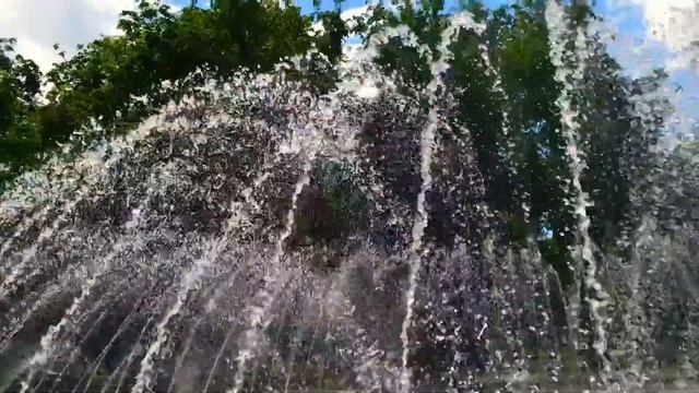 Minsk Belarus, фонтан Купалье в парке Янки Купалы смотреть онлайн