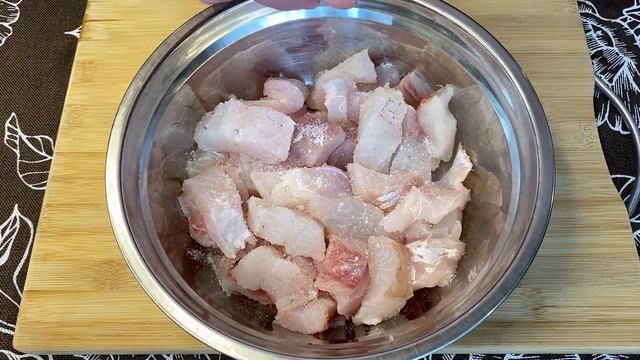 ЖАРЕНЫЙ СУДАК! С ХРУСТЯЩЕЙ КОРОЧКОЙ ! Лучший Рецепт! Разделка судака на филе !