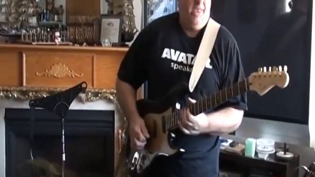 FENDER STRATOCASTER DELUXE BLACK GOLD TWO PART ONE смотреть онлайн