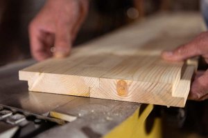 Про выборку четверти в 20-ти миллиметровой доске, на самодельной циркулярке.