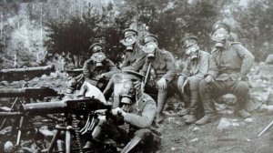 23. Белое солнце и низкие, низкие тучи...(Сл.М.Цветаевой, Муз.В.Узланера). Торонто, Авторская песня