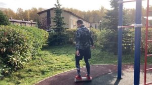 Упражнения на балансборде часть # 4. Учимся весело кататься на ролике от балансборда.